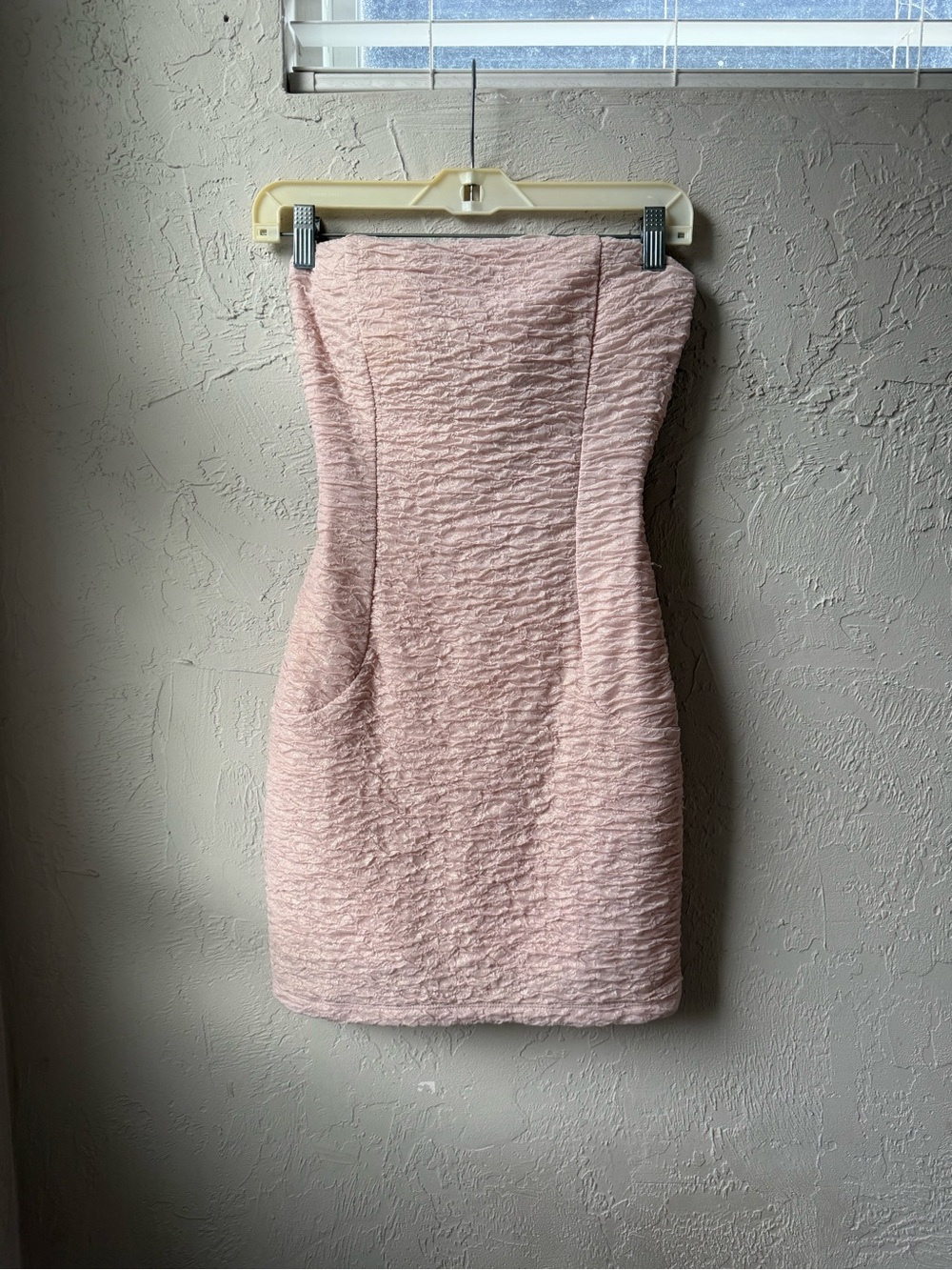 Forever 21 Baby pink Strapless Textured Bodycon Dress